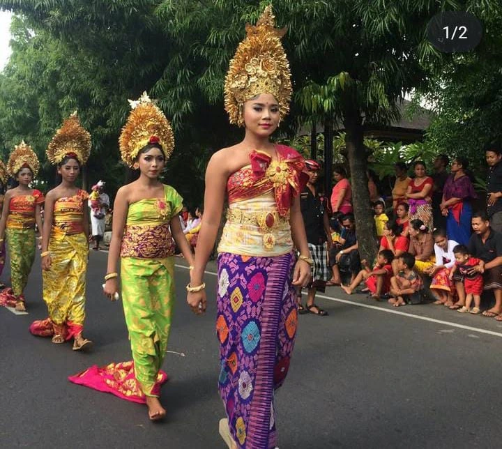 Tradisi Peed Desa Adat Sukawati