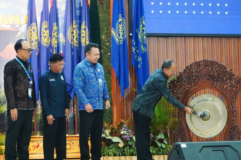 Koster saat pembukaan acara di Bukit Jimbaran